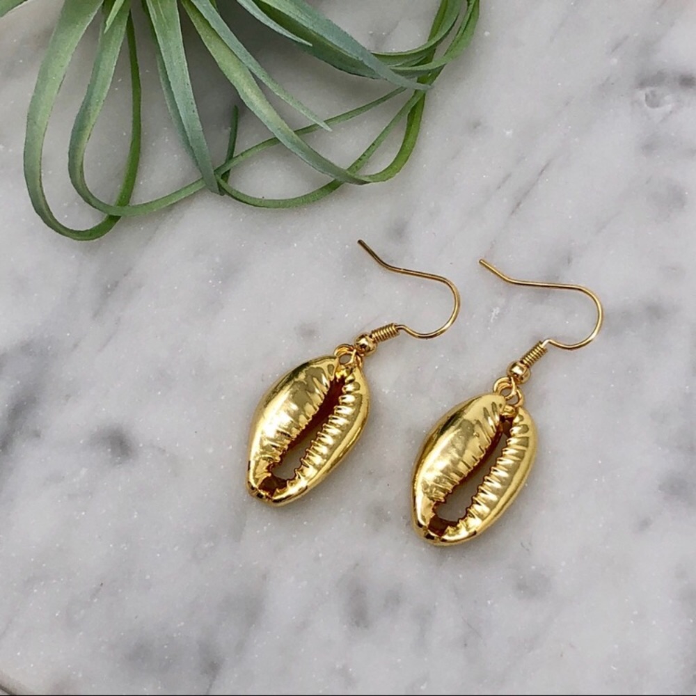 Boho babe 18K gold shell earrings